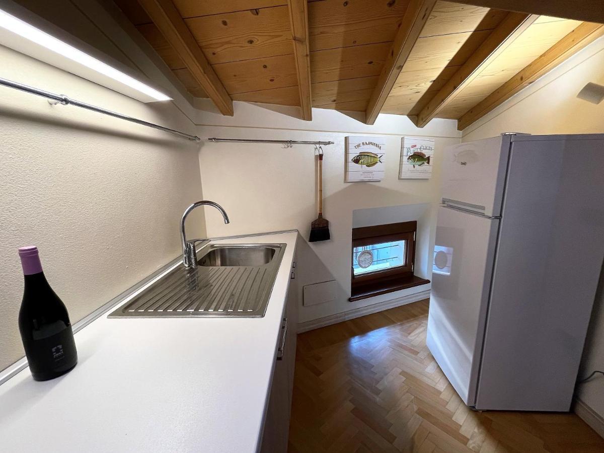 Attic 1 Centro Storico Apartment Peschiera del Garda Ngoại thất bức ảnh