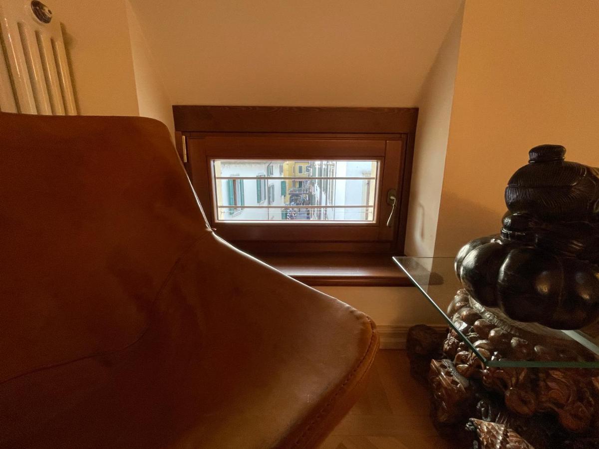 Attic 1 Centro Storico Apartment Peschiera del Garda Ngoại thất bức ảnh