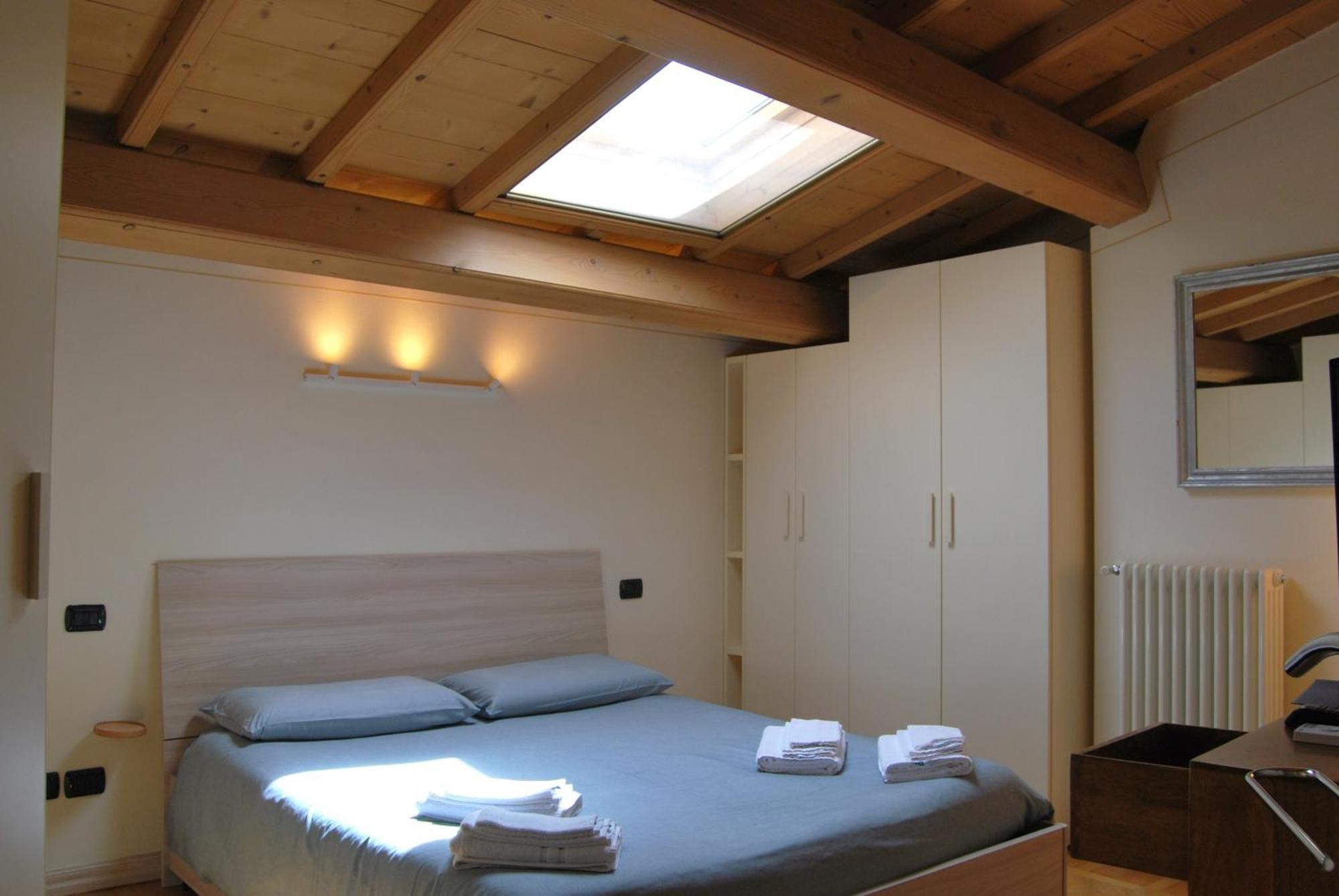Attic 1 Centro Storico Apartment Peschiera del Garda Ngoại thất bức ảnh