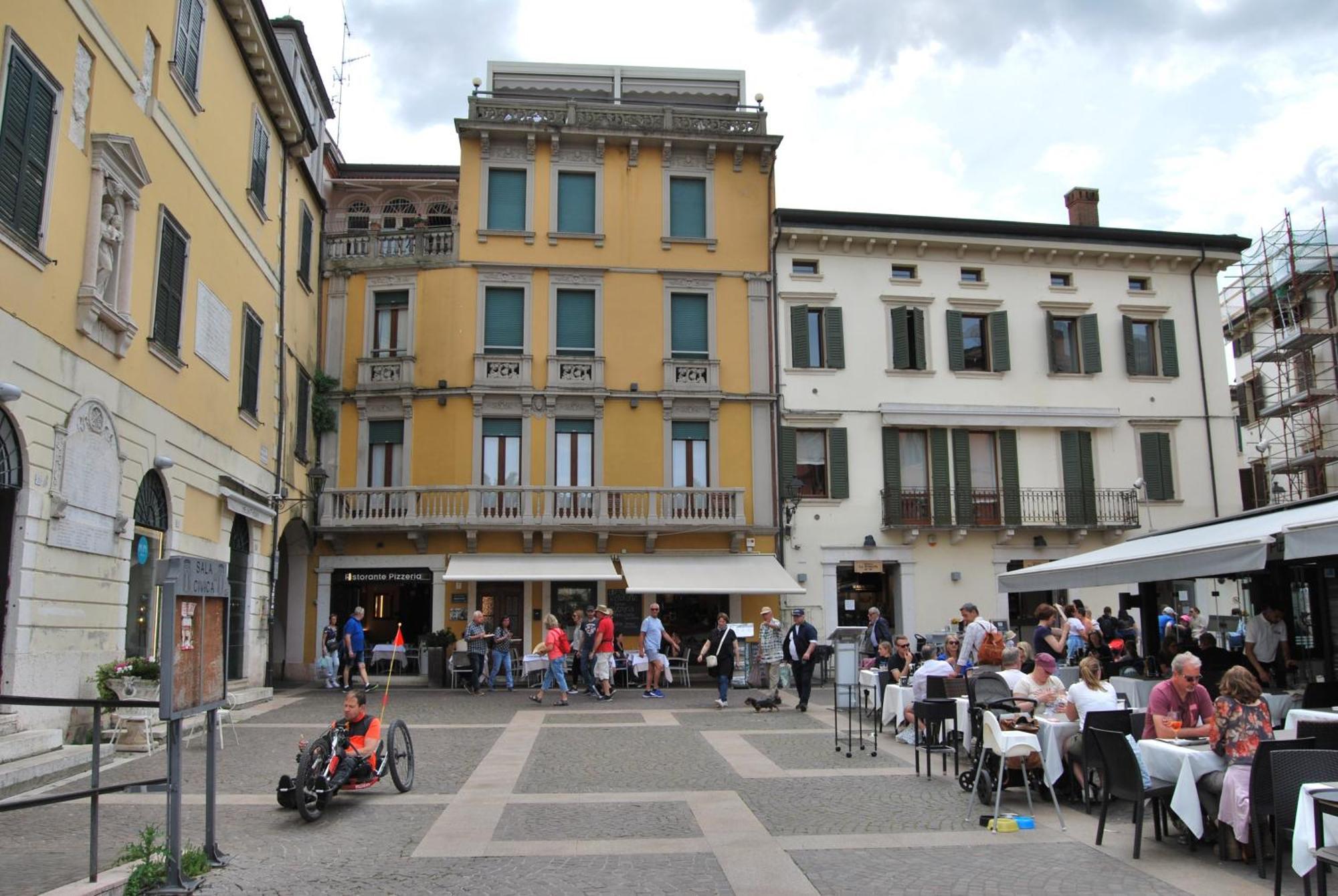 Attic 1 Centro Storico Apartment Peschiera del Garda Ngoại thất bức ảnh